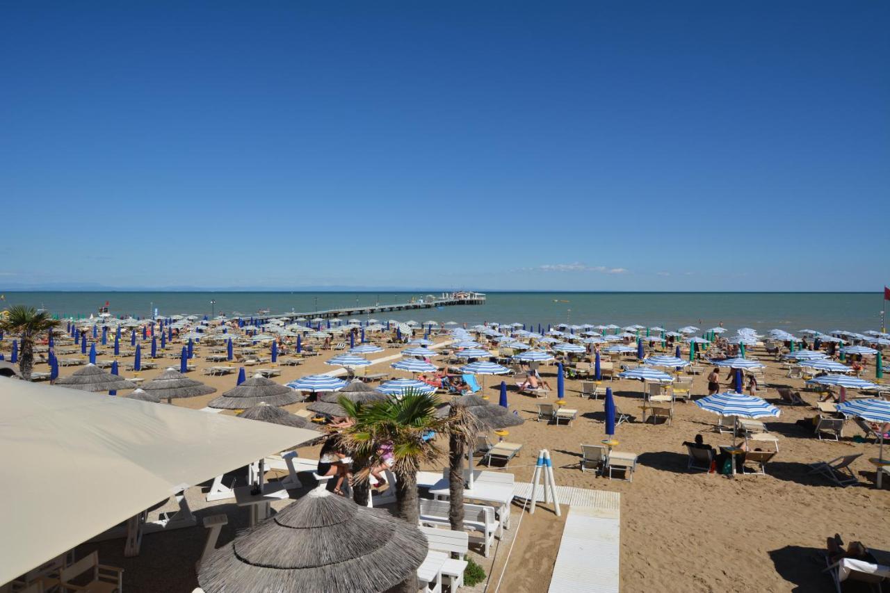 Lignano Pineta With Sea View Apartment Линяно Сабиадоро Екстериор снимка