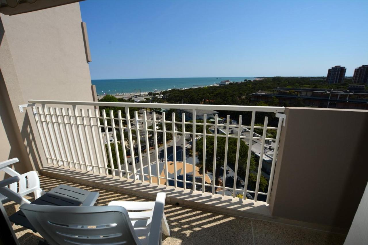 Lignano Pineta With Sea View Apartment Линяно Сабиадоро Екстериор снимка