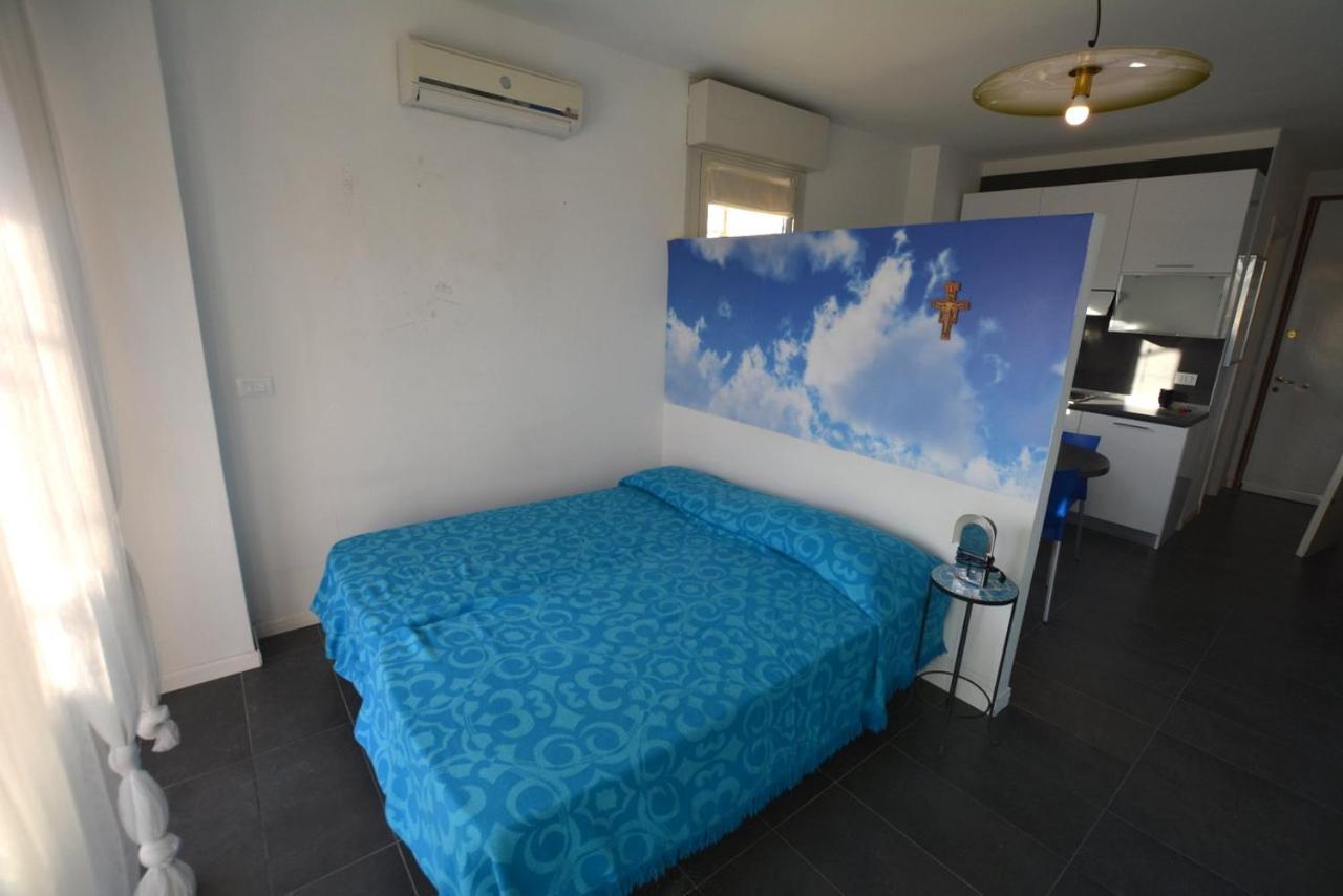 Lignano Pineta With Sea View Apartment Линяно Сабиадоро Екстериор снимка