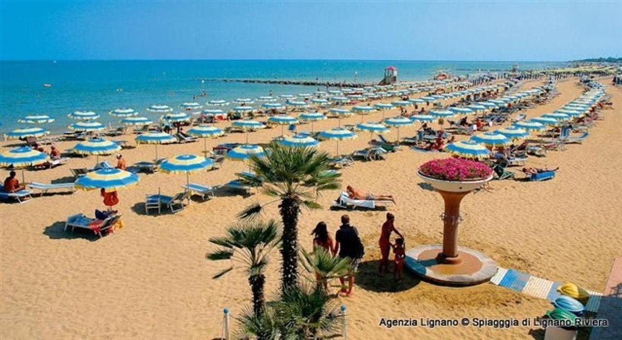 Lignano Pineta With Sea View Apartment Линяно Сабиадоро Екстериор снимка